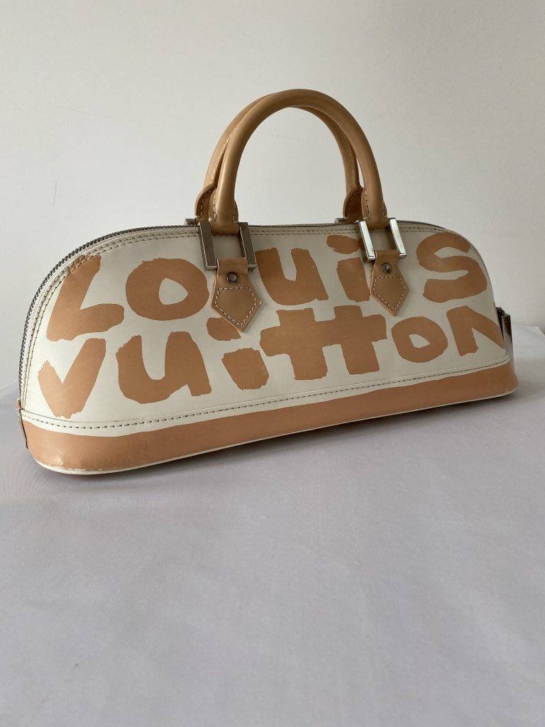 Louis Vuitton - Alma MM Graffiti Beige
