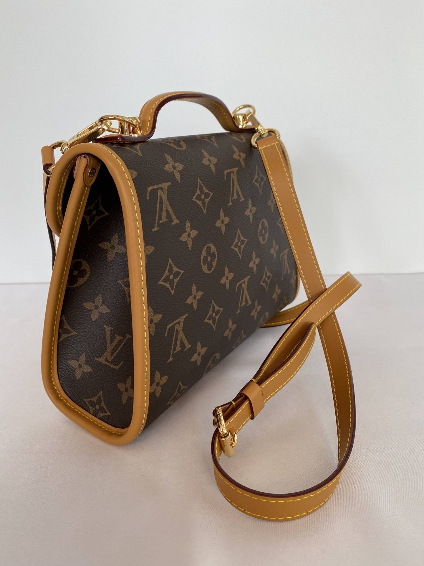 LV Ivy Monogram Canvas - Handbags, LOUIS VUITTON