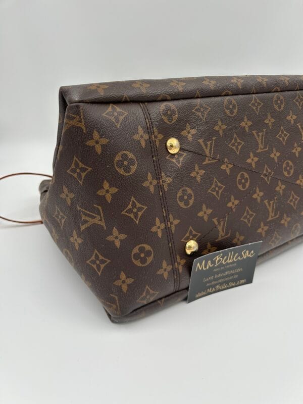 Louis Vuitton Artsy MM - Image 9